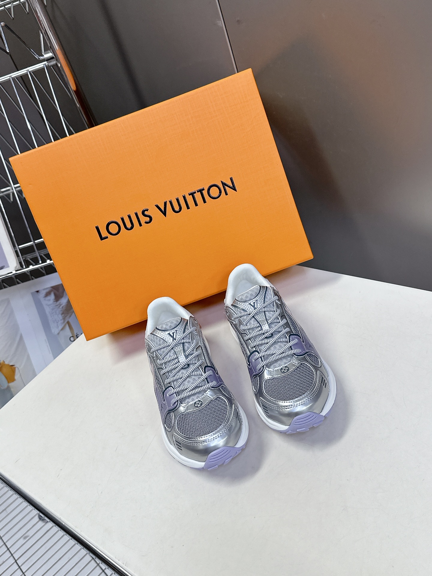 LV OLYMPIA 루이비통 올림피아 테크니컬 러닝 스니커즈 신발