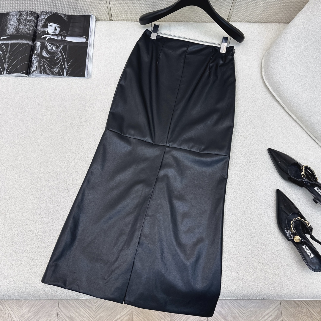 Brunello Cucinelli BC 브루넬로 쿠치넬리 프리미엄 PU 레더 롱 스커트 치마 의류