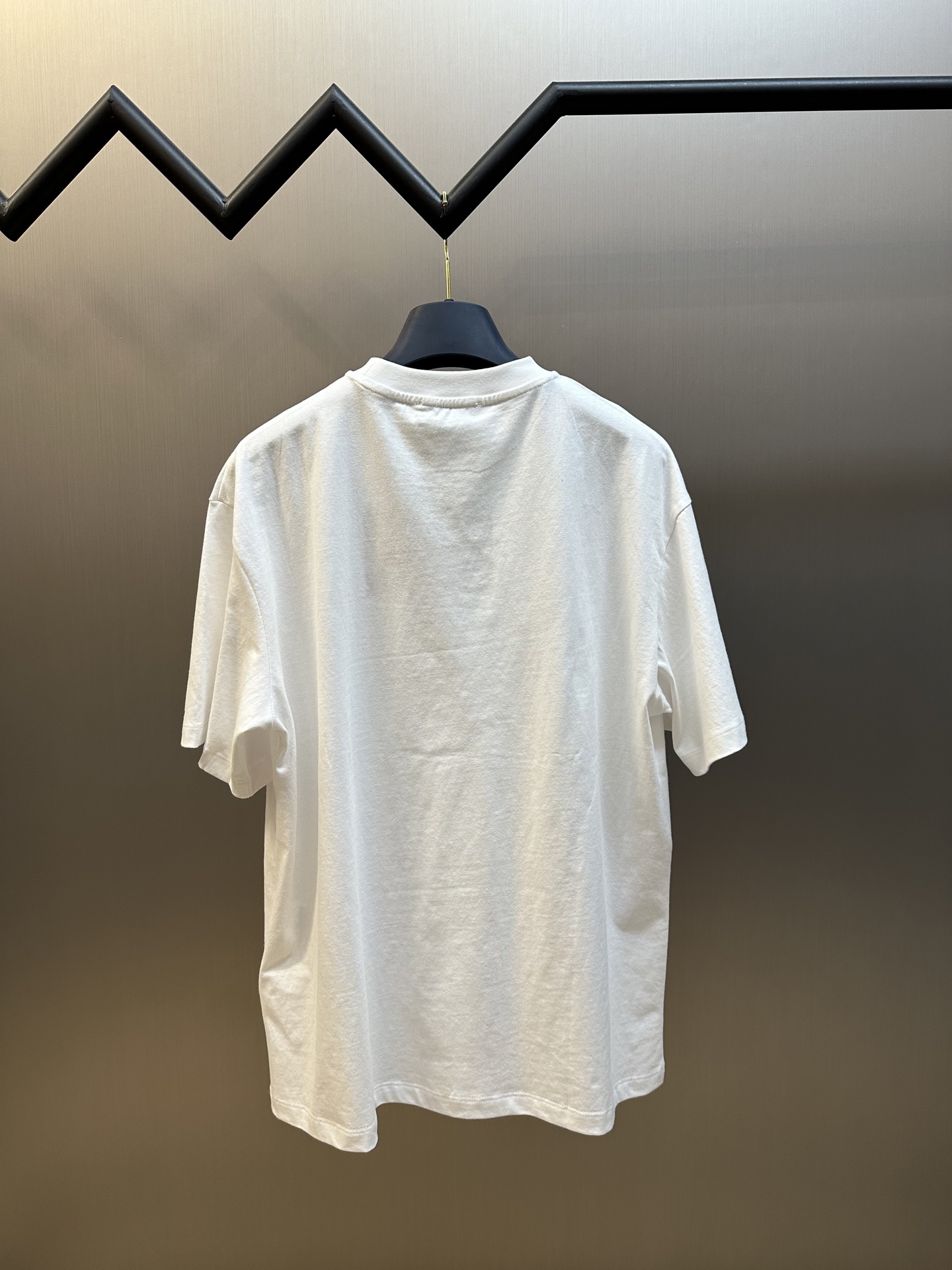 미우미우(MIU MIU) 로고 패치 반팔 티셔츠 의류