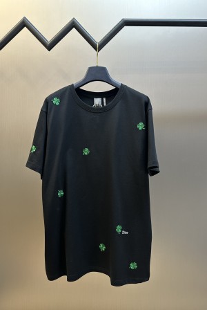 디올(DIOR) 네잎클로버 자수 반팔 티셔츠 의류