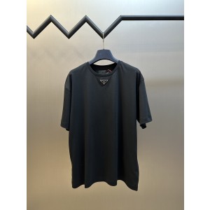 프라다(PRADA) 삼각 로고 반팔 티셔츠 의류