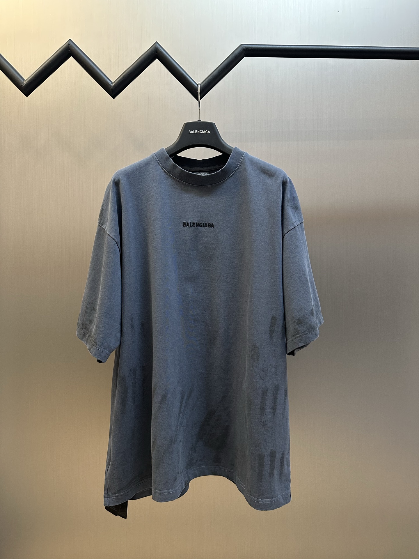 발렌시아가(BALENCIAGA) 핸드 드로잉 자수 반팔 티셔츠 의류