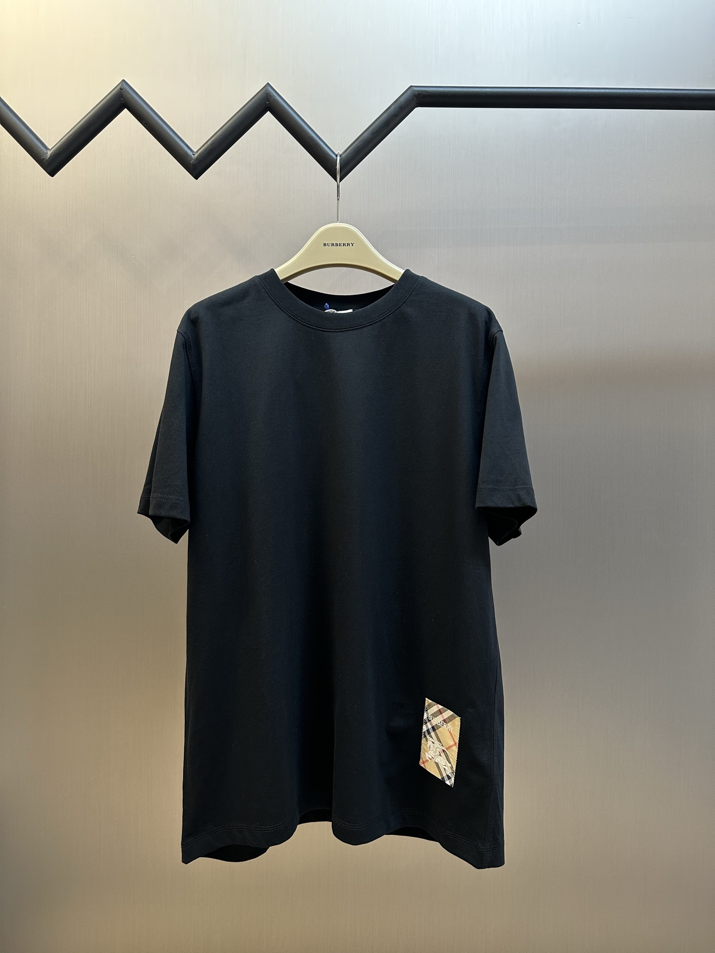 버버리(BURBERRY) 로고 자수 체크 라벨 반팔 티셔츠 의류