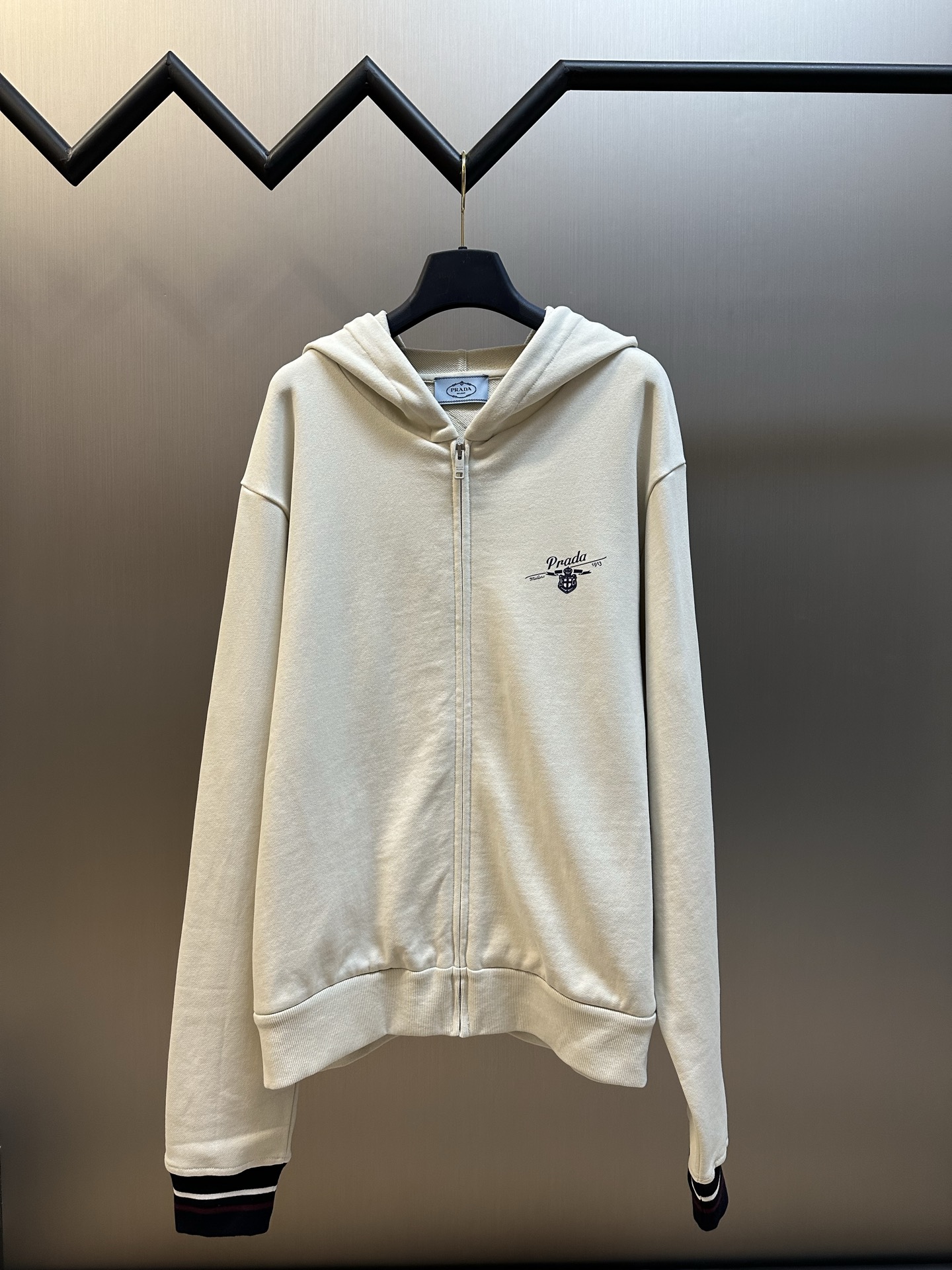 프라다(PRADA) 로고 후드 집업 자켓 의류