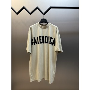 발렌시아가(BALENCIAGA) 테이프 로고 프린트 반팔 티셔츠 의류