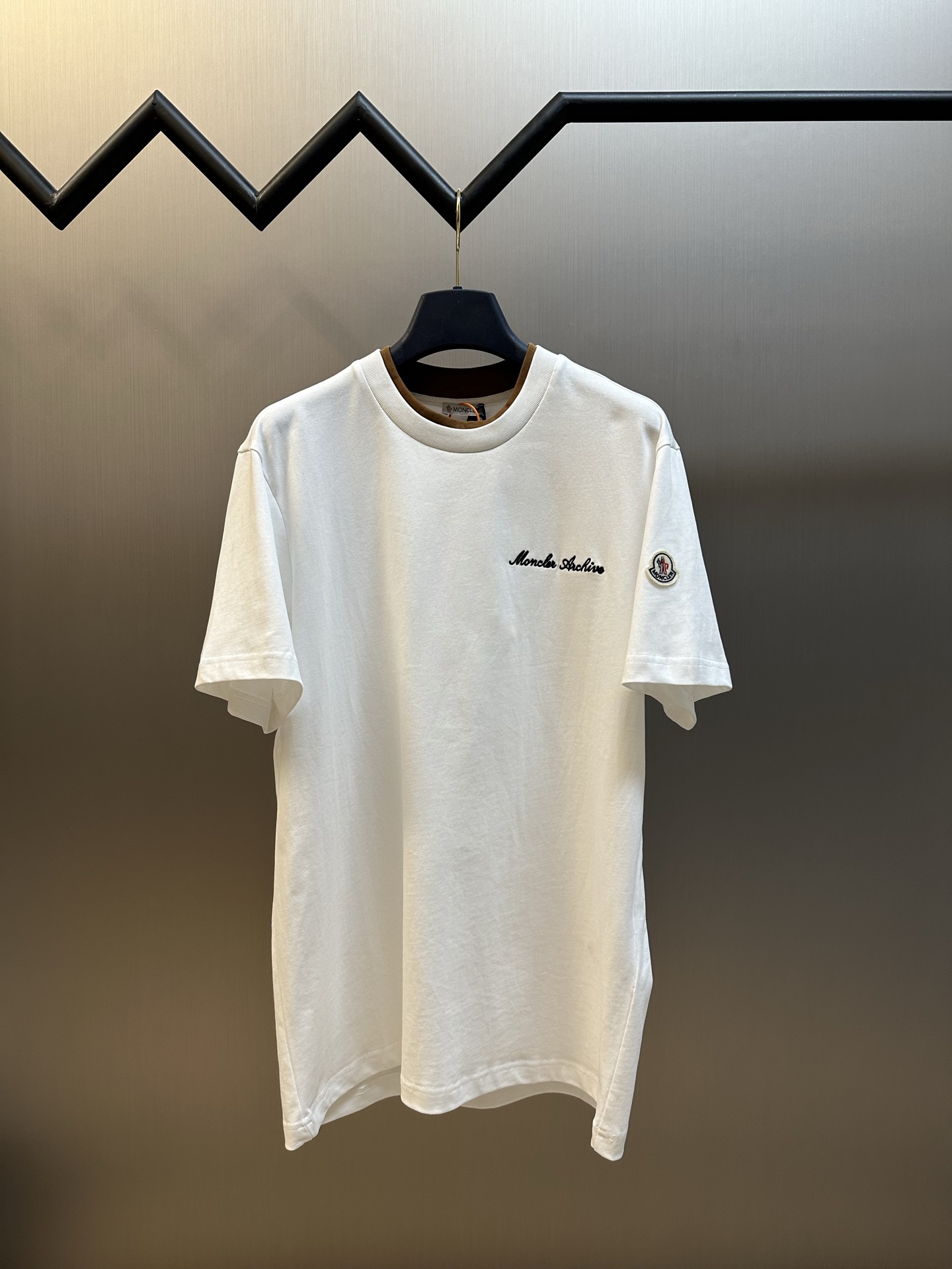 몽클레어 몽클레르(MONCLER) 레이어드 자수 반팔 티셔츠 의류