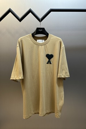 아미(AMI) 픽셀 하트 자수 반팔 티셔츠 의류