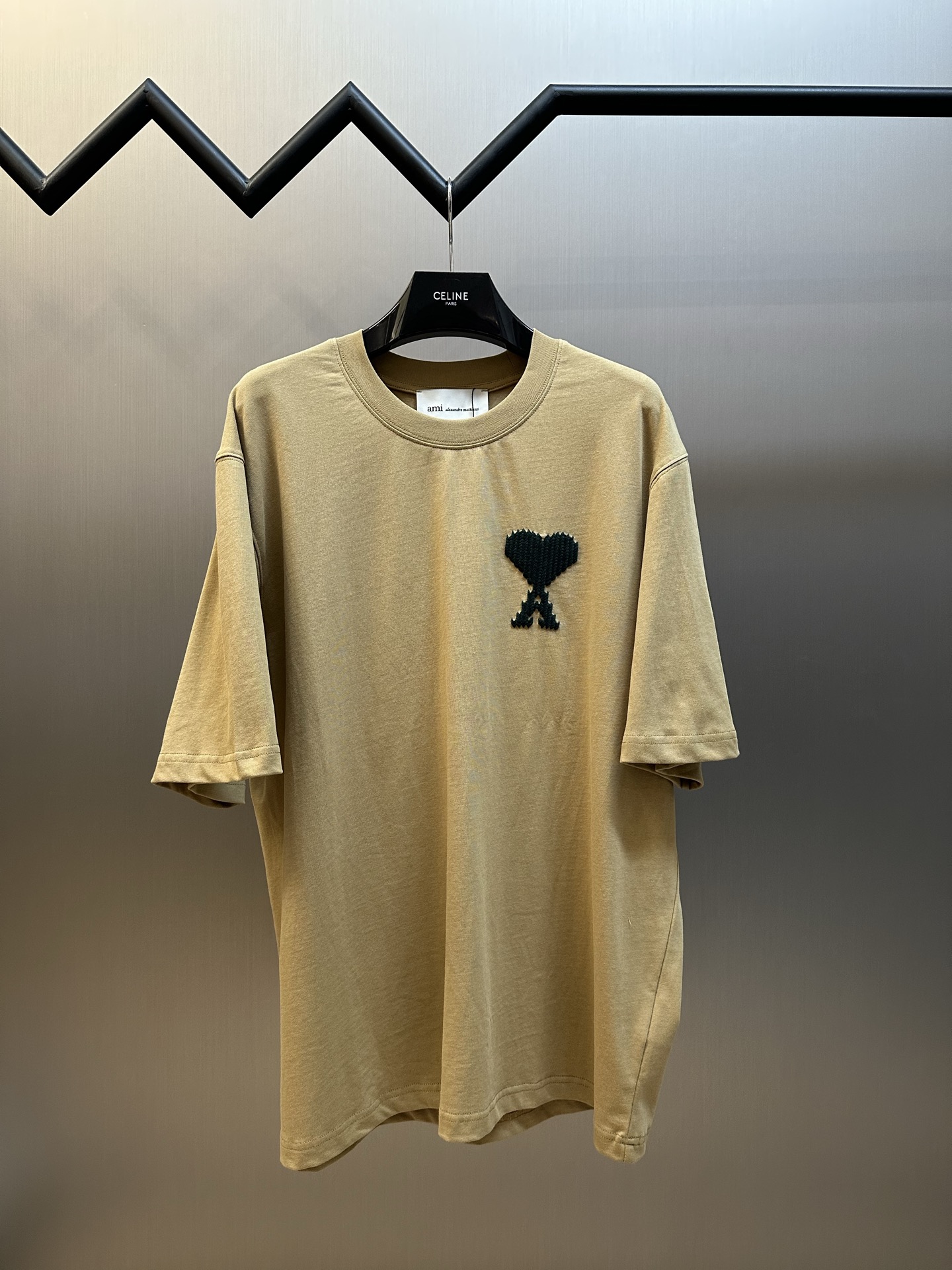 아미(AMI) 픽셀 하트 자수 반팔 티셔츠 의류