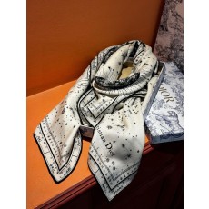 디올(DIOR) 페이즈 루네르 캐시미어 실크 목도리 스카프