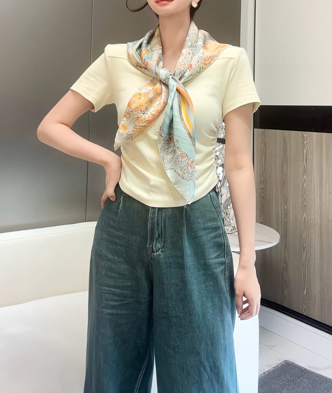 에르메스(HERMES) 아트워크 목도리 스카프