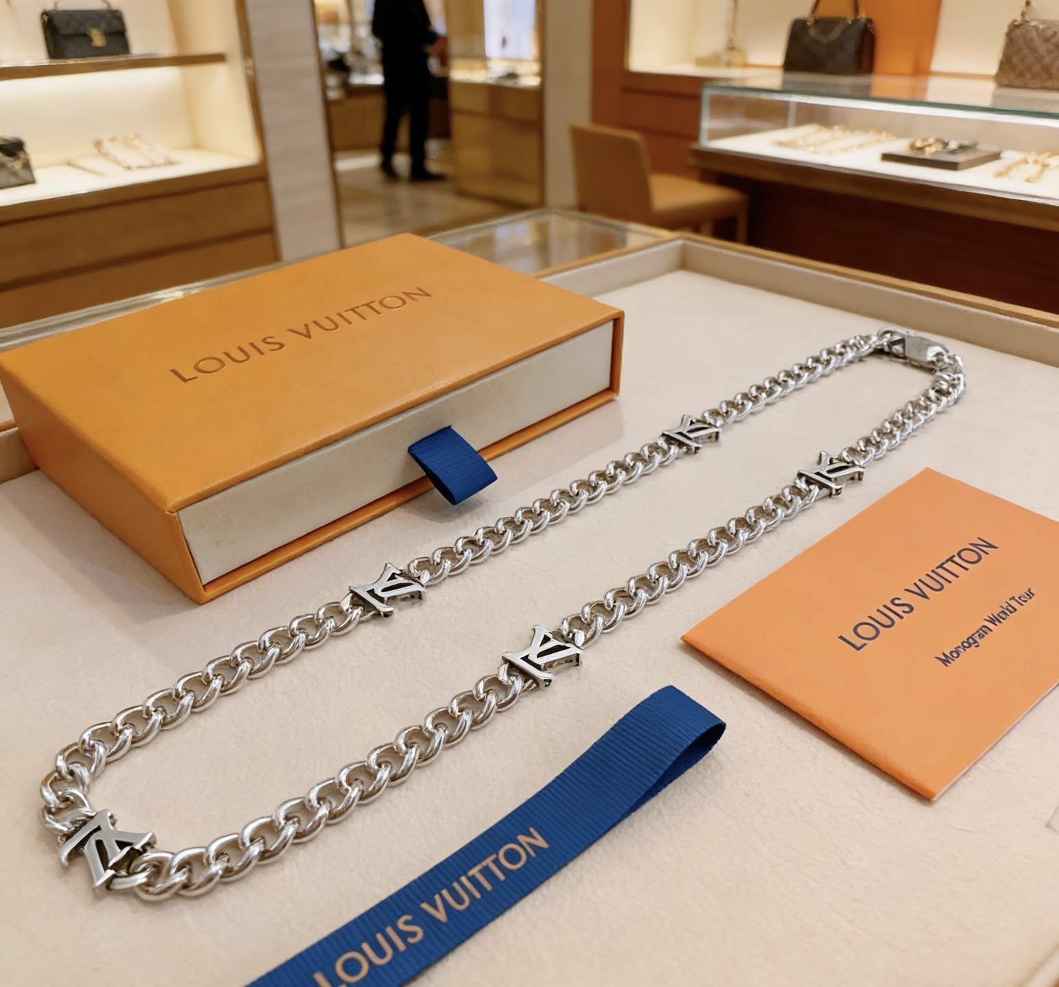 루이비통(LV) 빈티지 체인 목걸이 악세사리