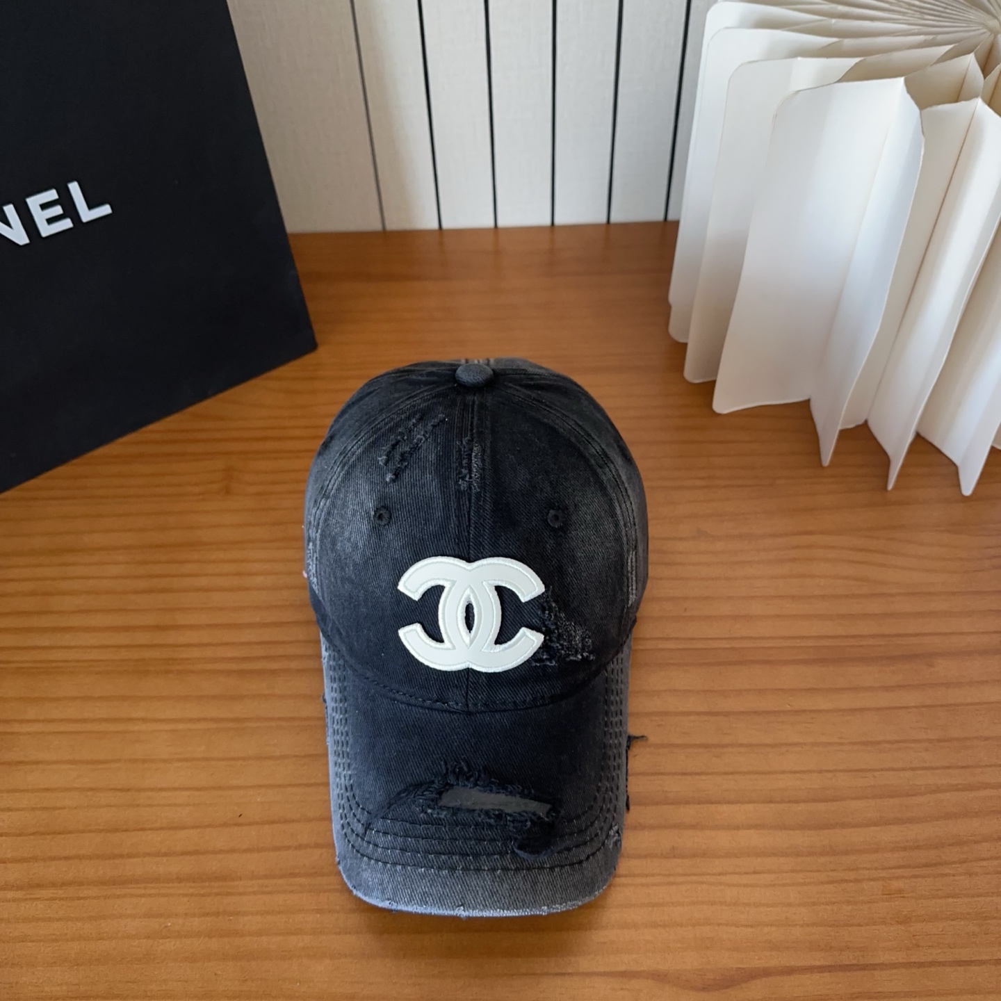 샤넬(CHANEL) 로고 볼캡 모자