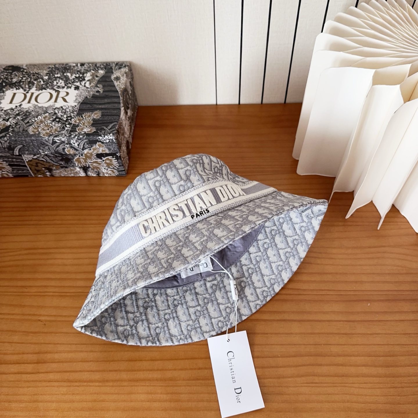 디올(DIOR) 버킷햇 모자