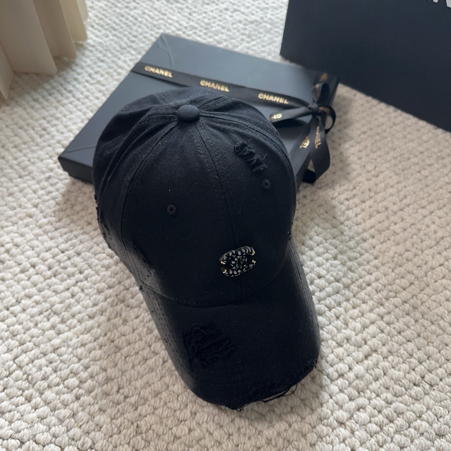 샤넬(CHANEL)로고 볼캡 모자