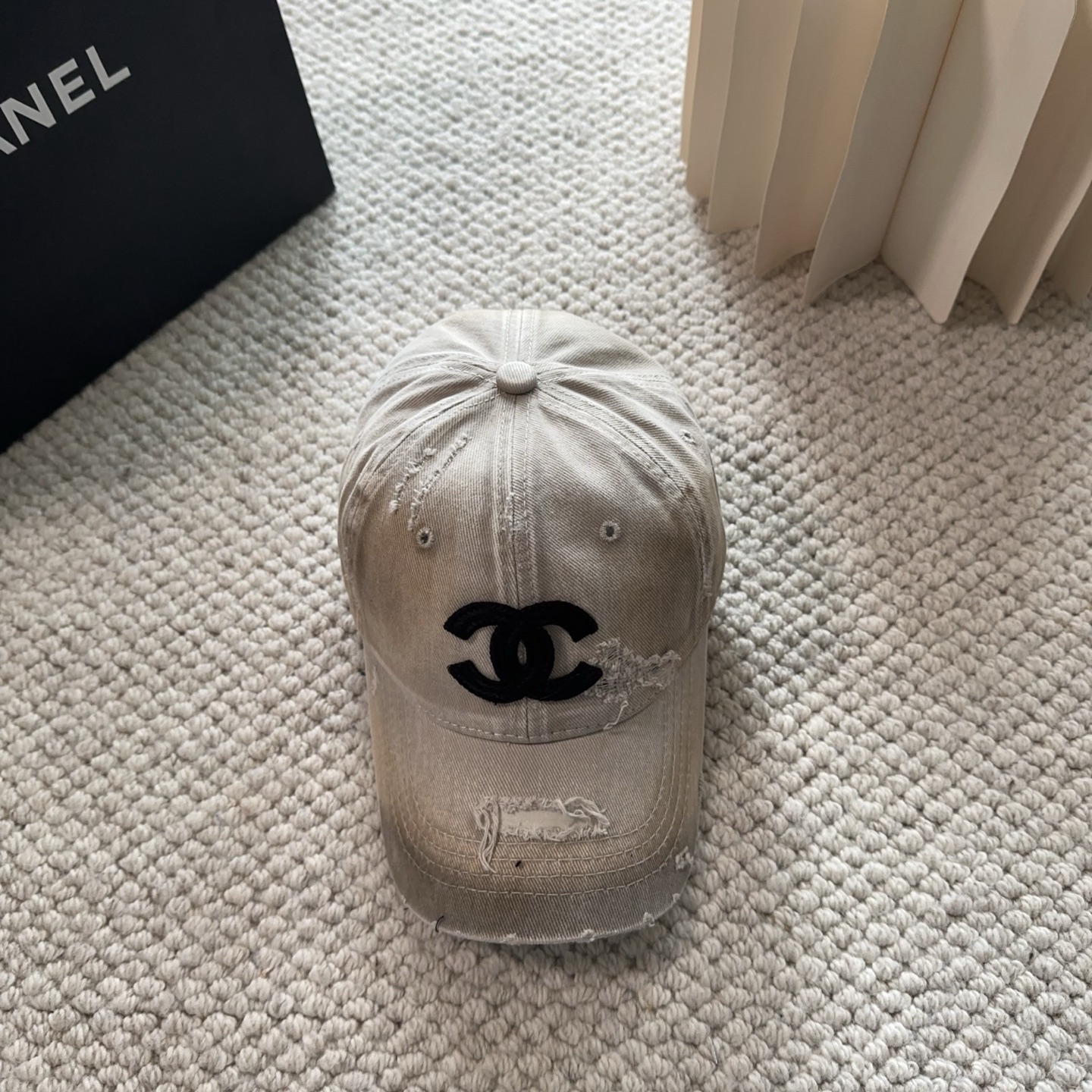샤넬(CHANEL) 로고 볼캡 모자