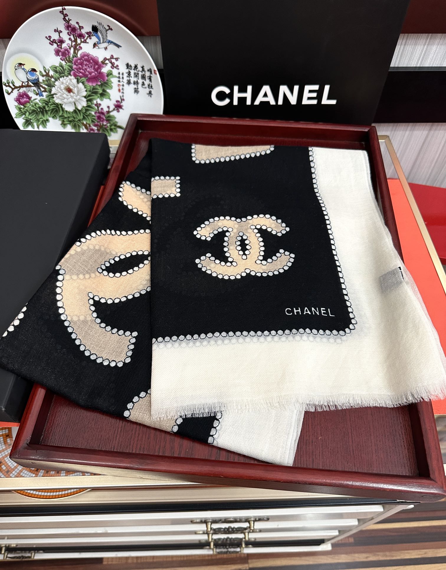 샤넬(CHANEL) 향수병 캐시미어 목도리 스카프