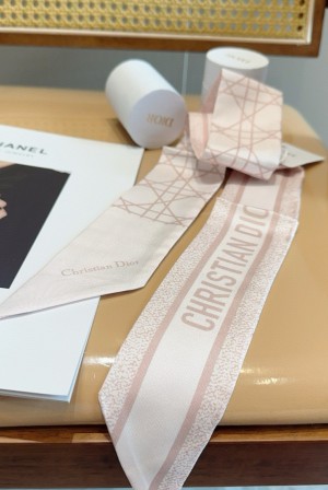 디올(DIOR) 트윌리 목도리 스카프