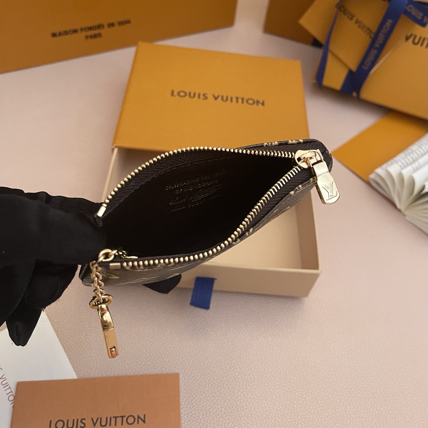 루이비통(LV) 130주년 기념 키 파우치(Key Pouch) 지갑