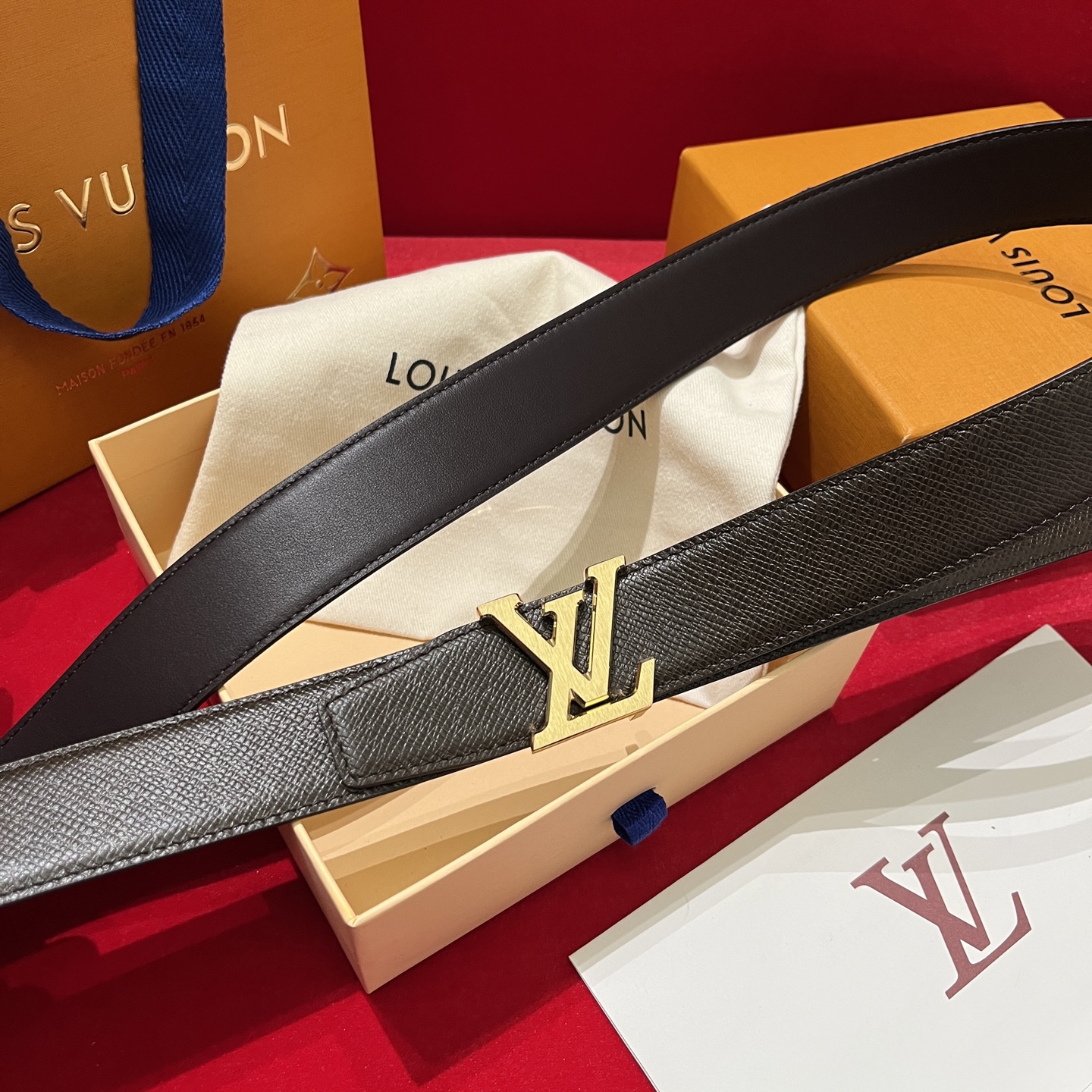 LV 루이비통 에피 십자무늬 남성 벨트