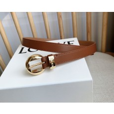 로에베(LOEWE) 아나그램 페블 버클 슬림 가죽 벨트