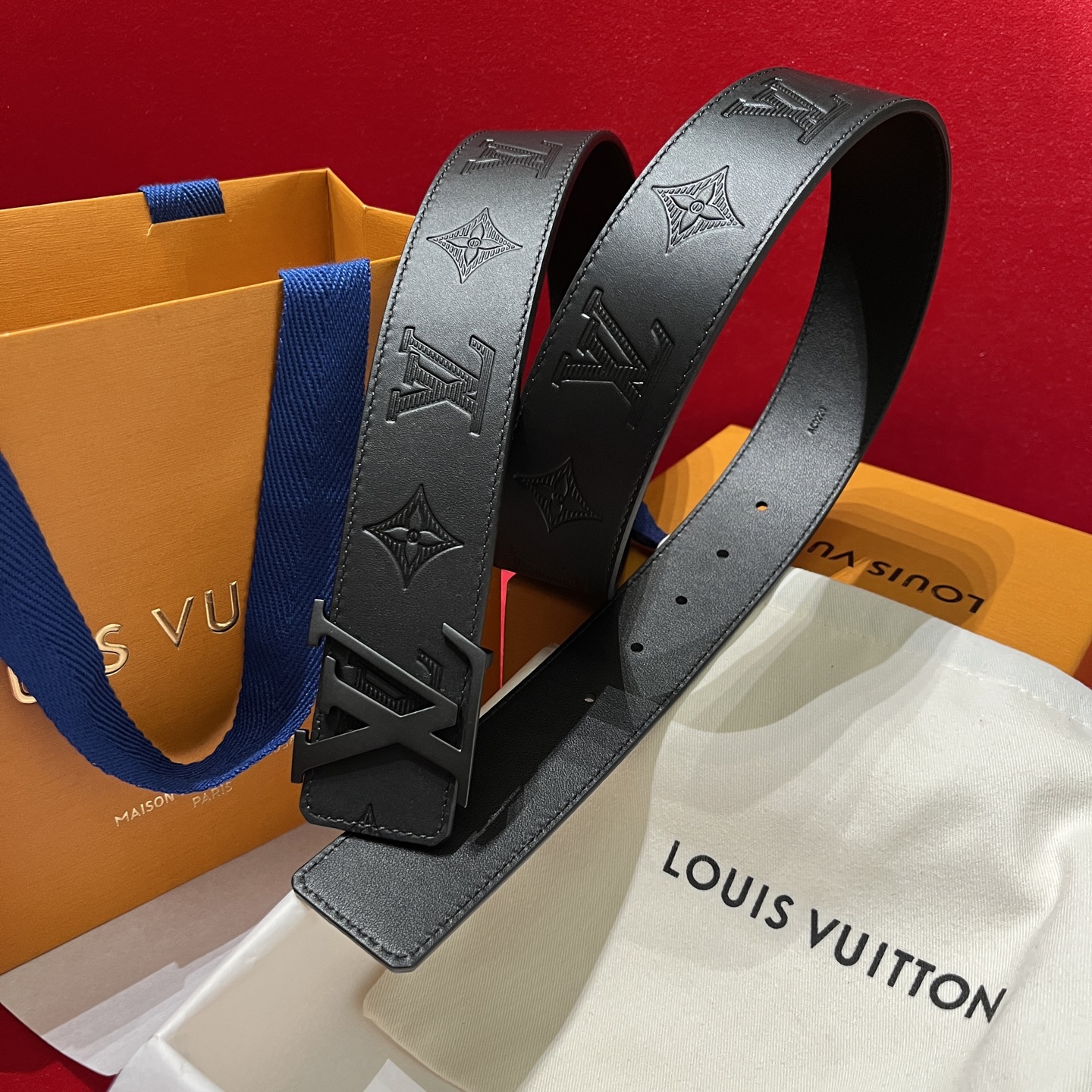 LV 루이비통 남성용 프리미엄 엠보싱 벨트 (M0032)