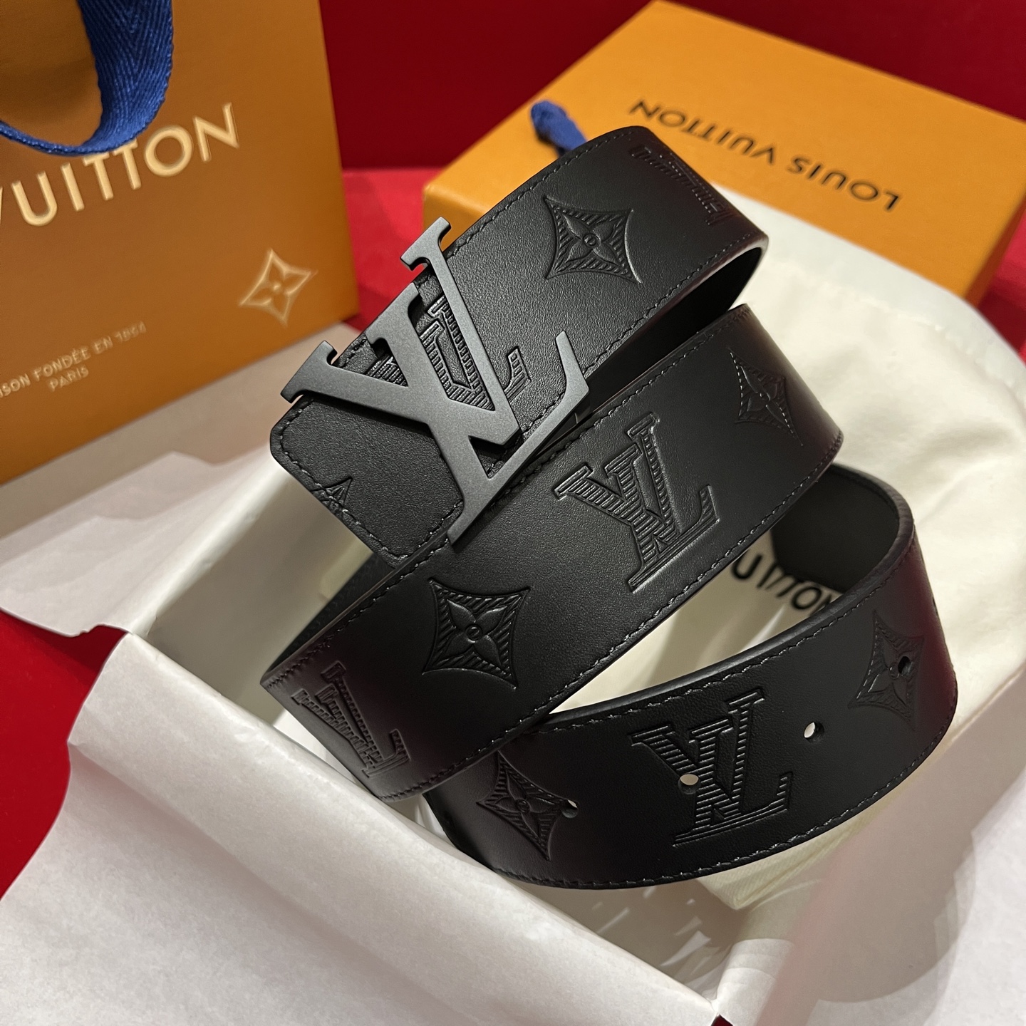 LV 루이비통 남성용 프리미엄 엠보싱 벨트 (M0032)