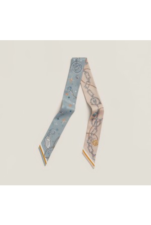 에르메스(HERMES) 트윌리 실크 목도리 스카프