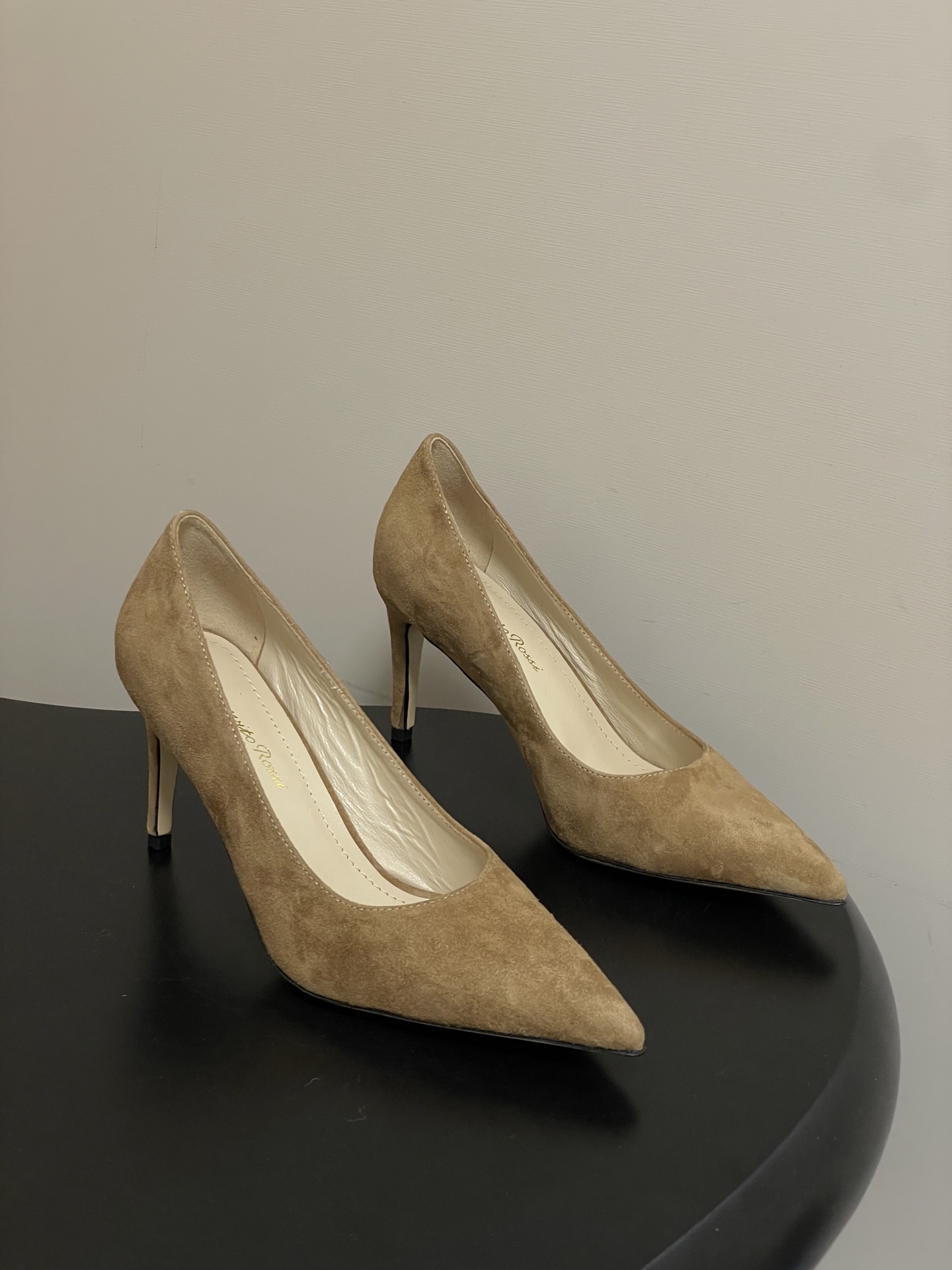 지안비토 로시(GIANVITO ROSSI) 포인티드 하이힐 신발