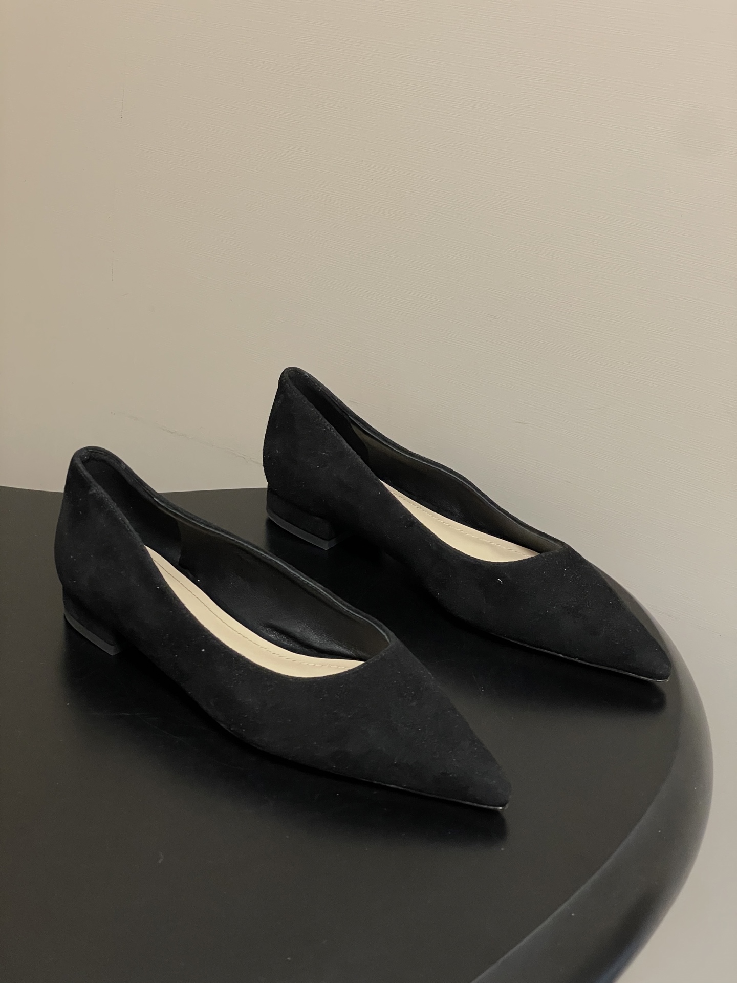 지안비토 로시(GIANVITO ROSSI) 포인티드 플랫슈즈 신발