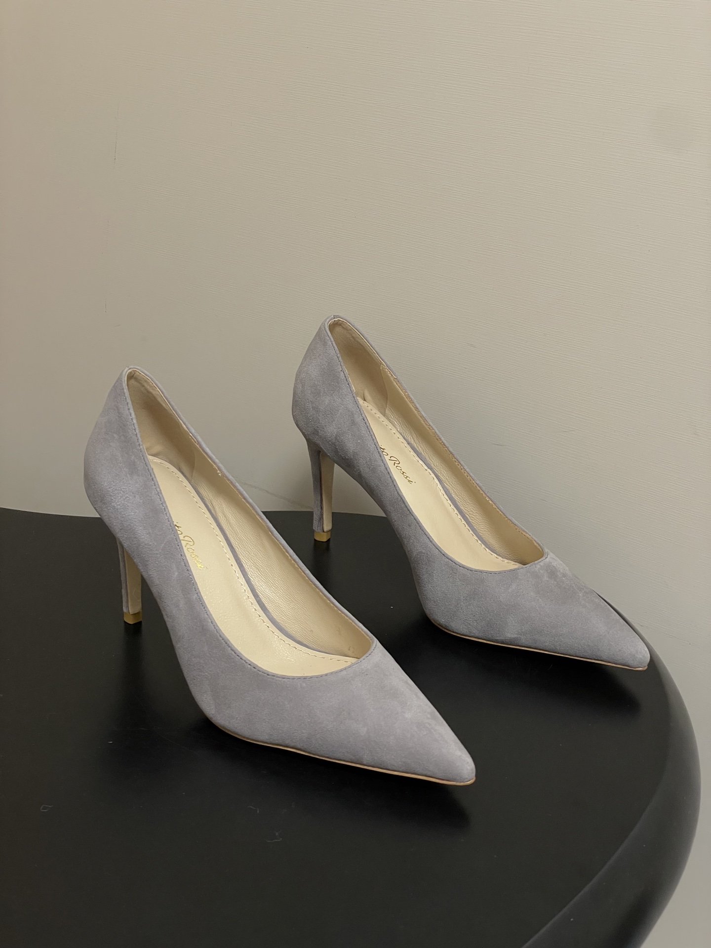 지안비토 로시(GIANVITO ROSSI) 포인티드 하이힐 신발