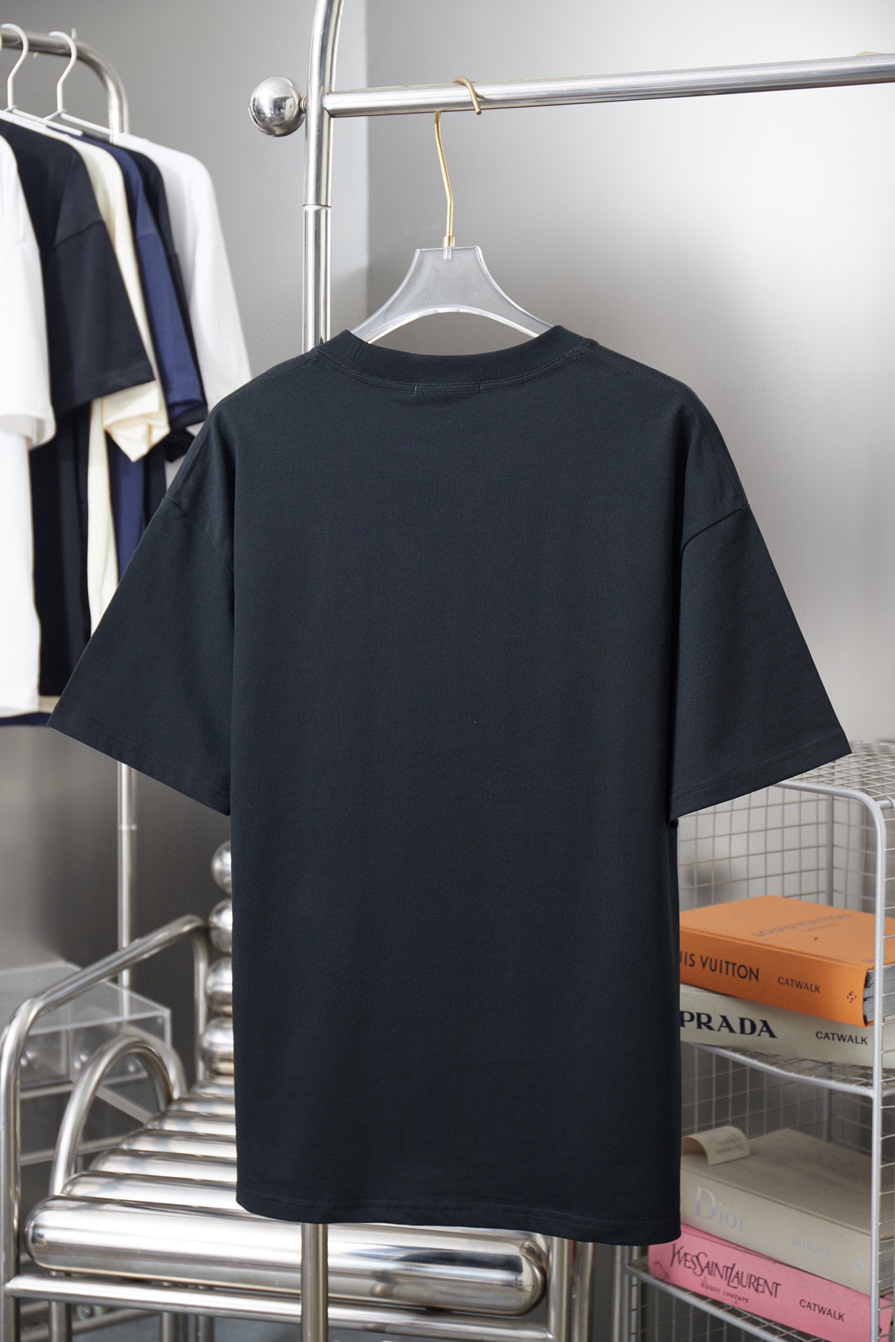 로에베(LOEWE) 포켓 로고 자수 반팔 티셔츠 의류