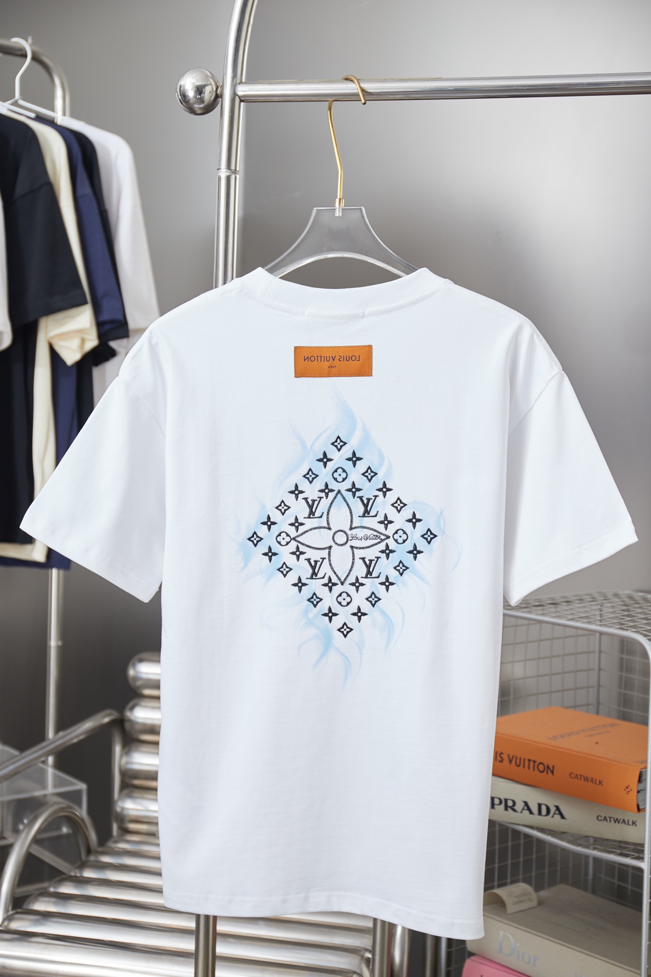 루이비통(LV) 프린팅 반팔 티셔츠 의류