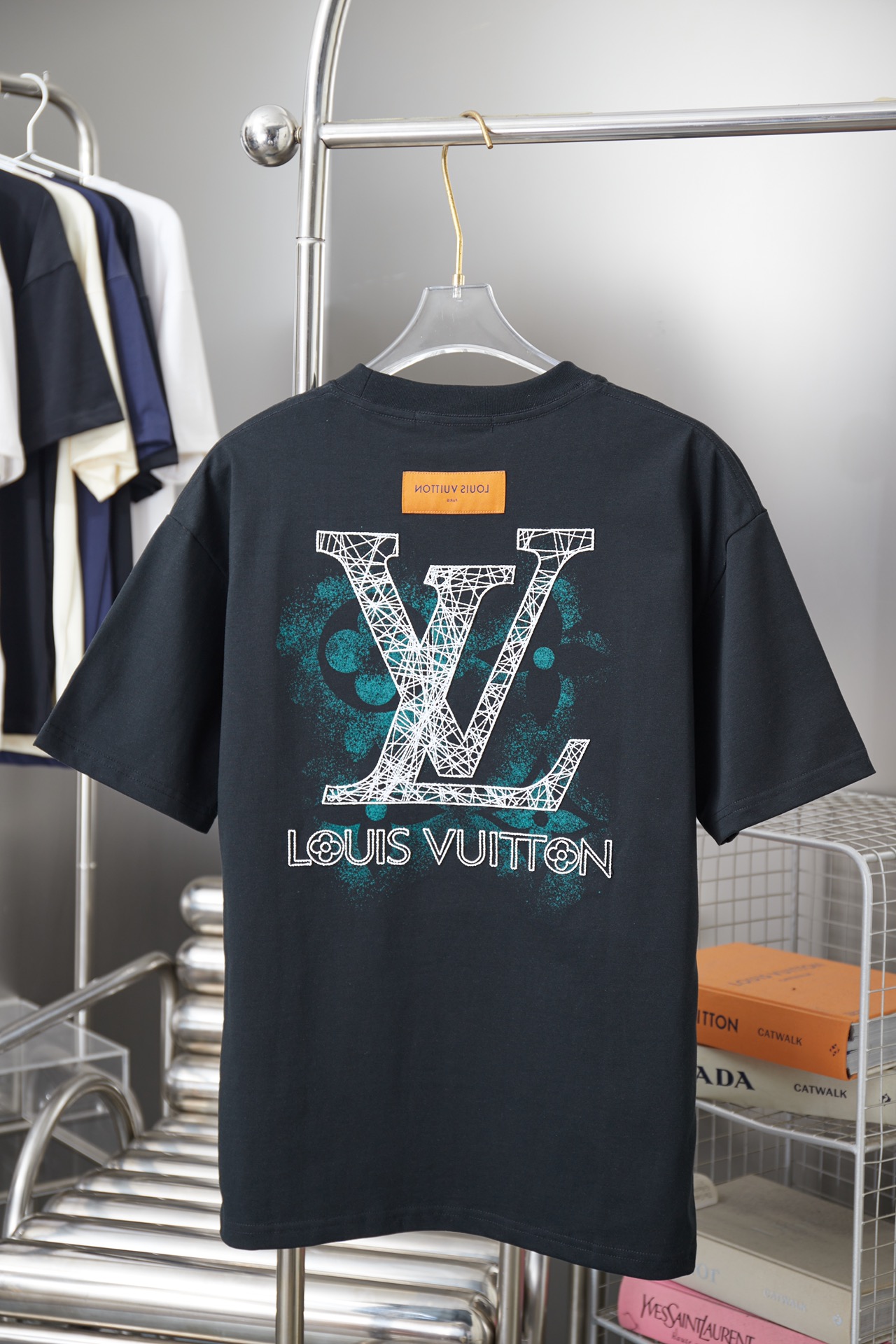 루이비통(LV) 프린팅 반팔 티셔츠 의류