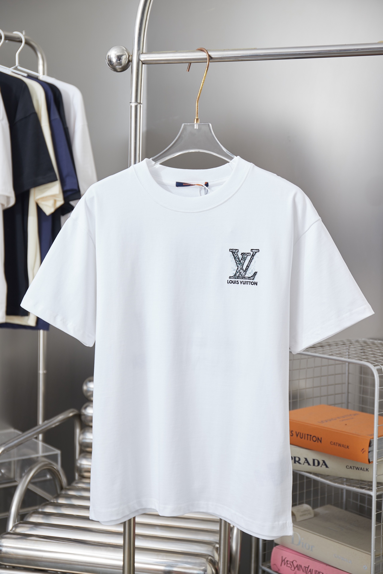 루이비통(LV) 프린팅 반팔 티셔츠 의류