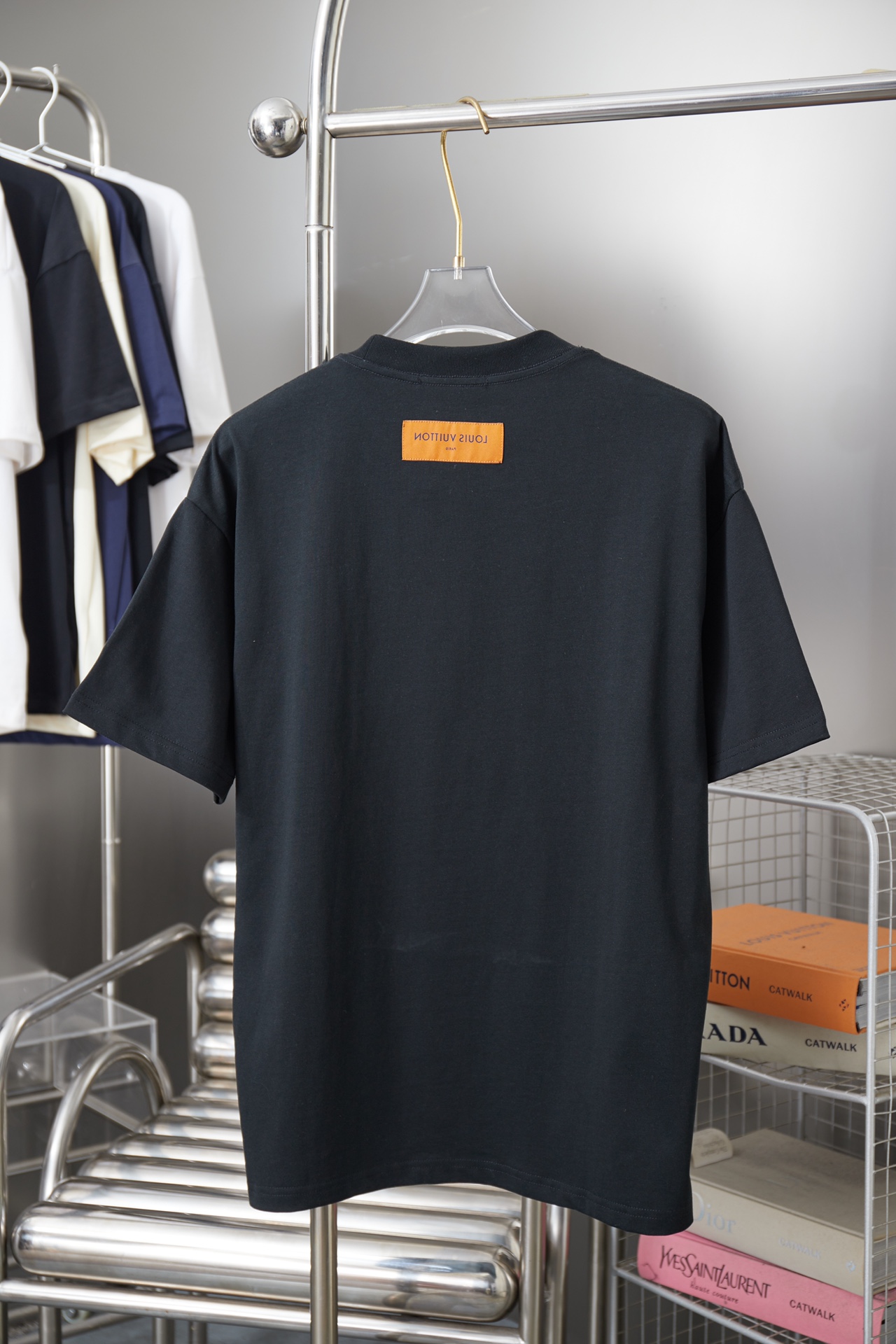 루이비통(LV) 플라워 프린팅 반팔 티셔츠 의류