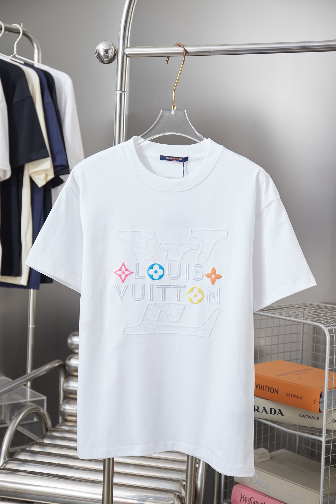 루이비통(LV) 플라워 프린팅 반팔 티셔츠 의류