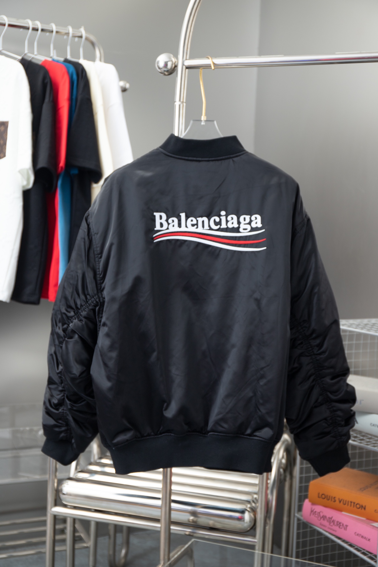 발렌시아가(Balenciaga) 자수 로고 항공 점퍼 의류