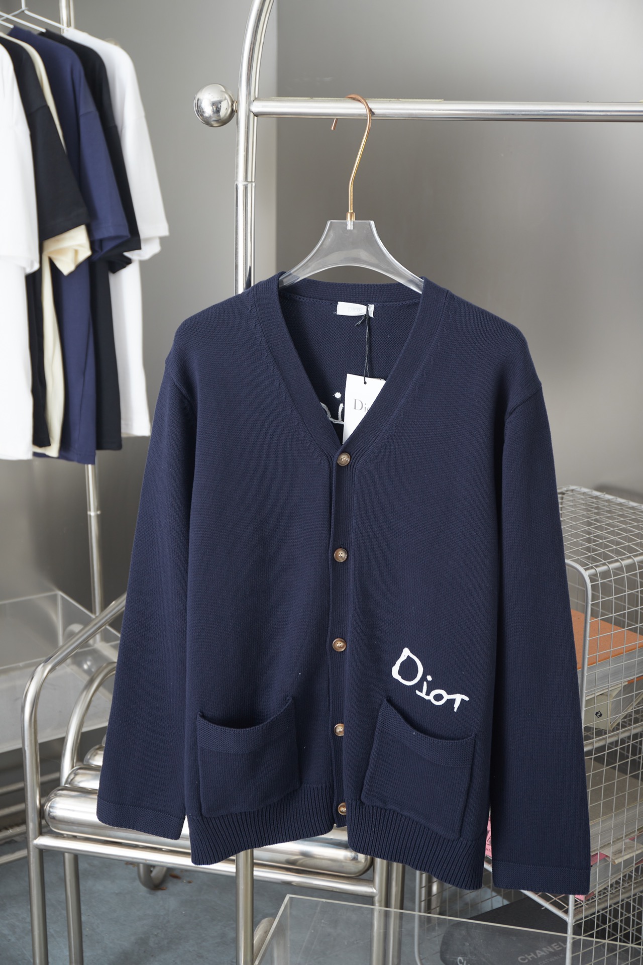 디올(DIOR) 자수 니트 가디건 의류