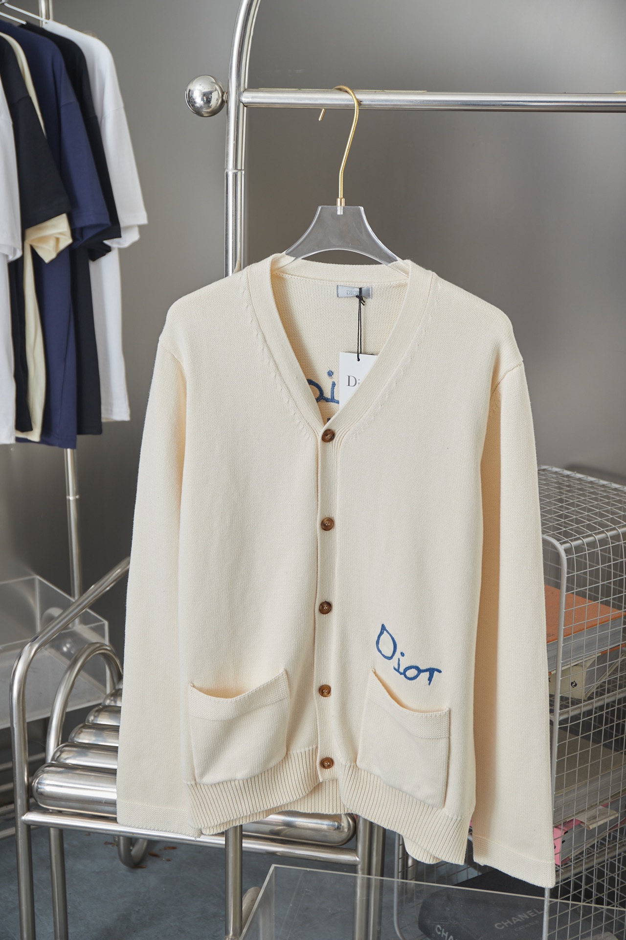 디올(DIOR) 자수 니트 가디건 의류