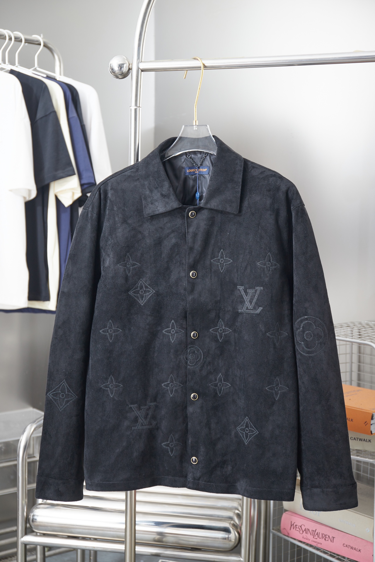루이비통(LV) 스웨이드 카라 자켓 의류