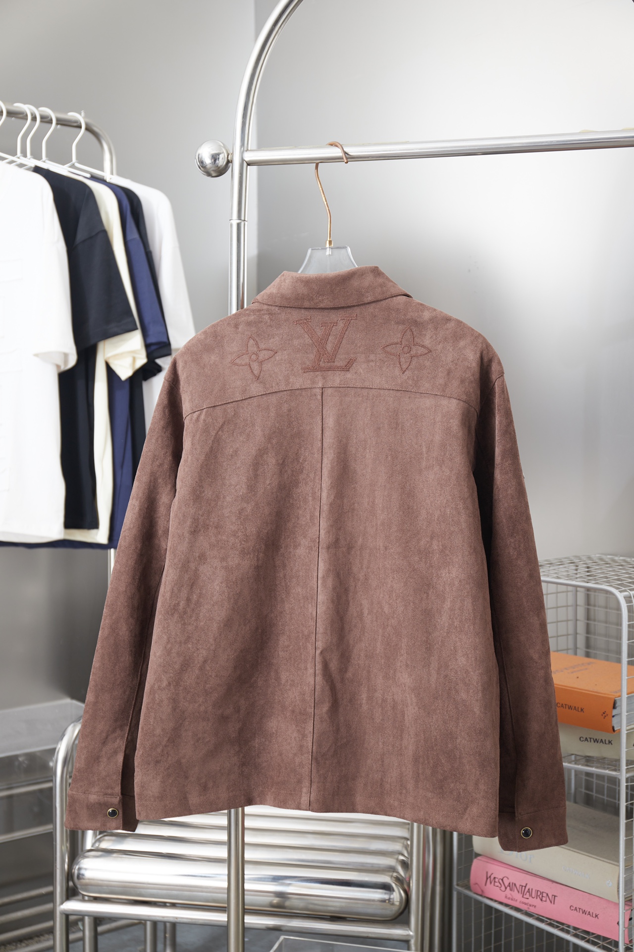 루이비통(LV) 스웨이드 카라 자켓 의류