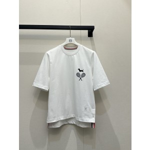 톰 브라운(Thom Browne)  클래식 5부 소매 반팔 티셔츠 의류