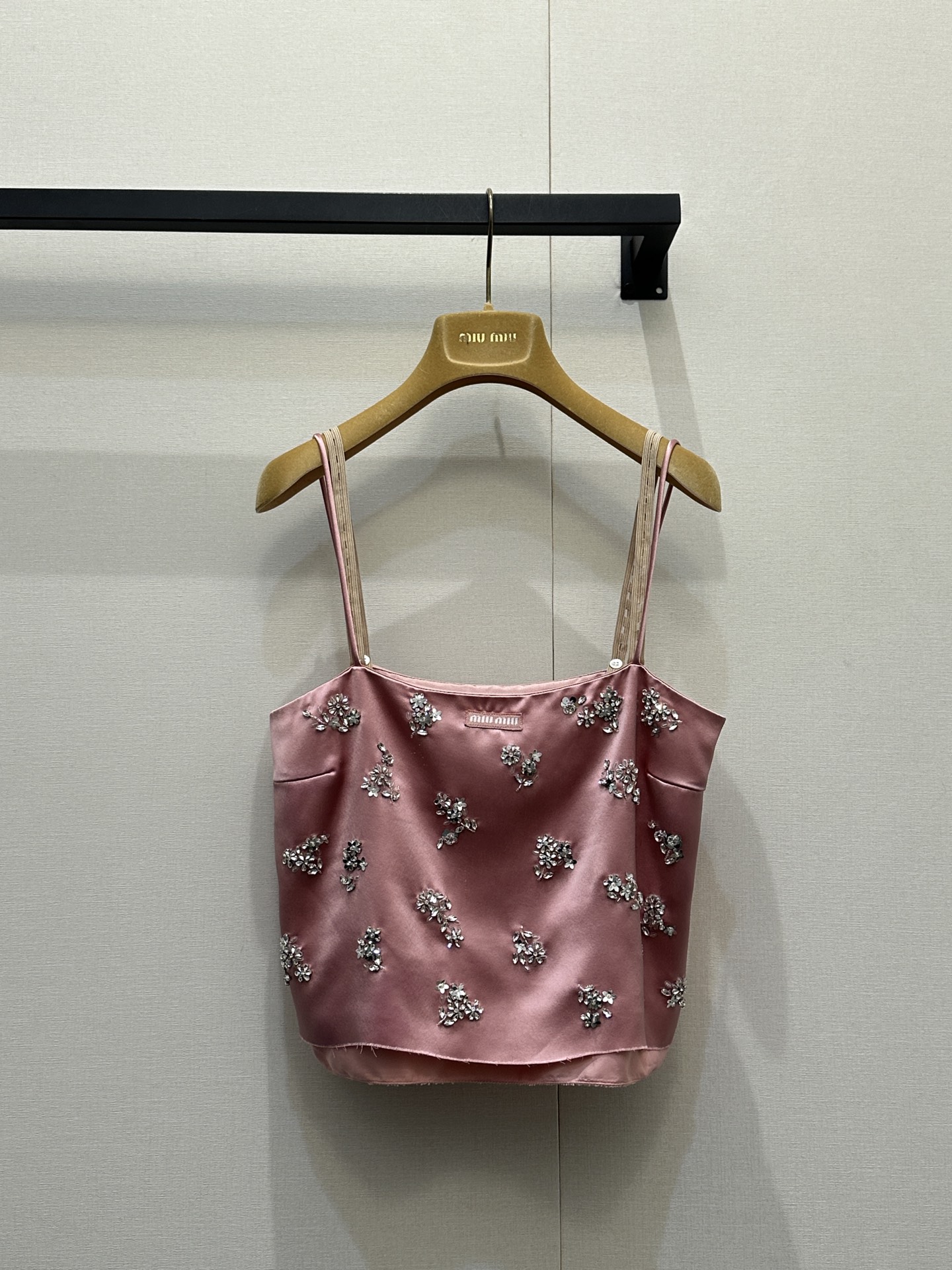 miumiu 미우미우 플라워 비딩 아세테이트 슬리브리스 민소매 나시 의류