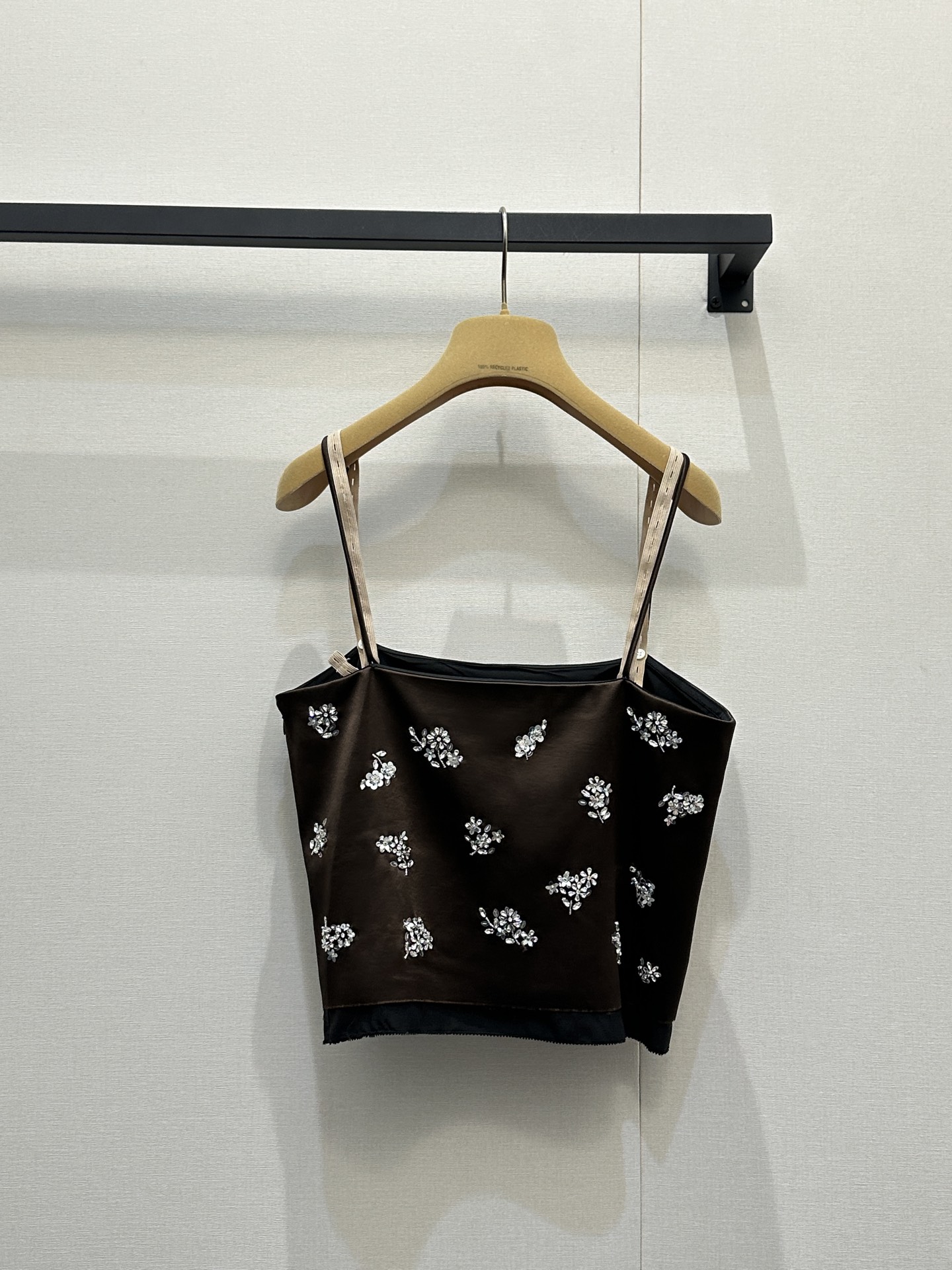 miumiu 미우미우 플라워 비딩 아세테이트 슬리브리스 민소매 나시 의류