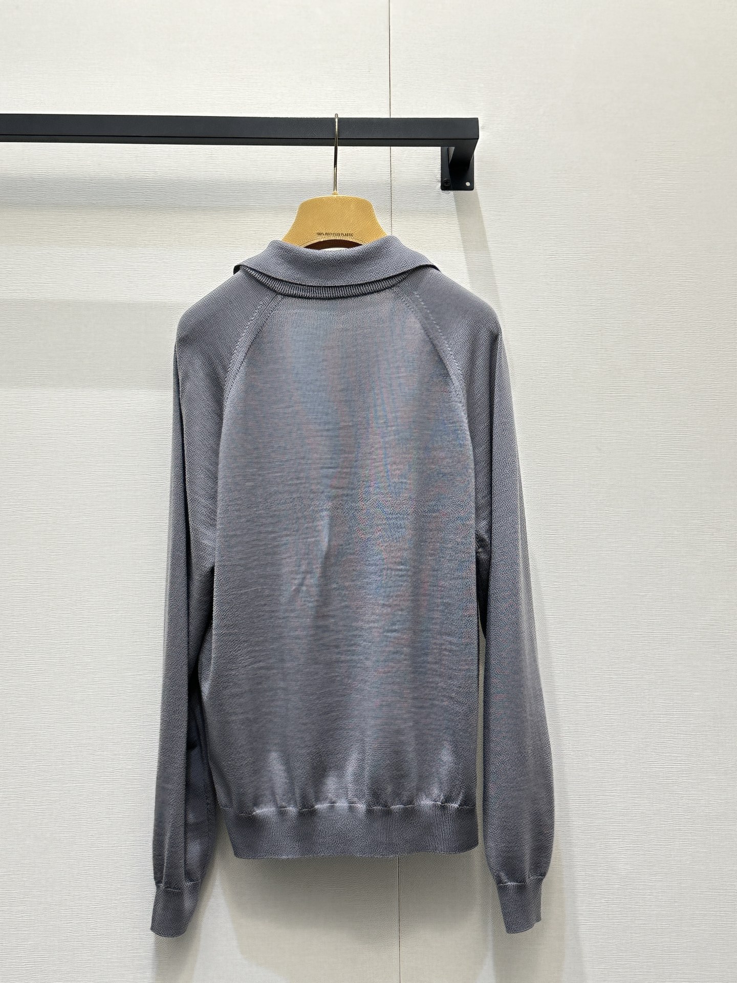 miumiu 미우미우 로고 자수 V넥 카라 긴팔 니트 의류