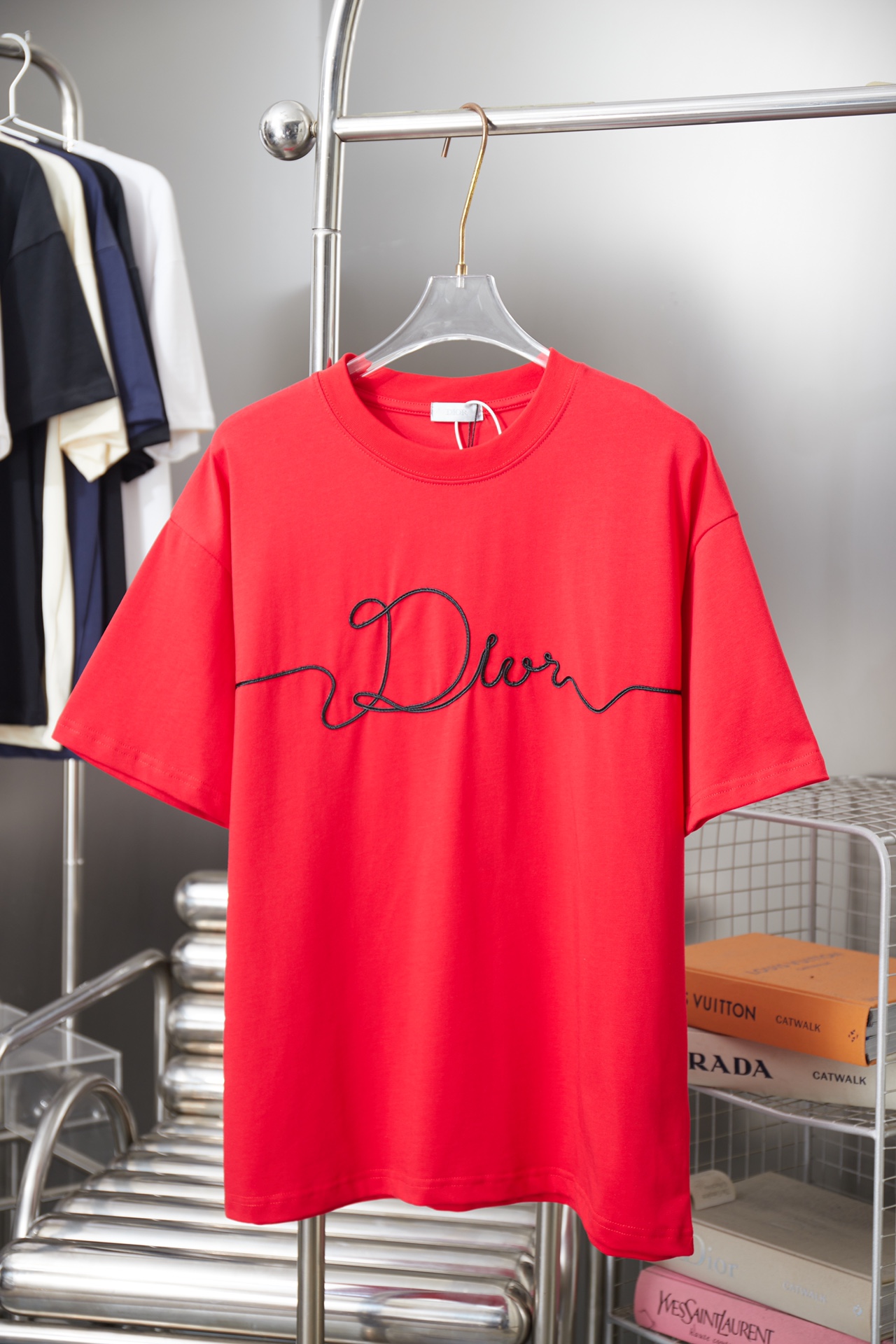 디올(DIOR) CD 자수 로고 반팔 티셔츠 의류