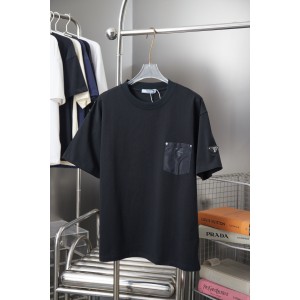 프라다(PRADA) 포켓 로고 프린트 반팔 티셔츠 의류