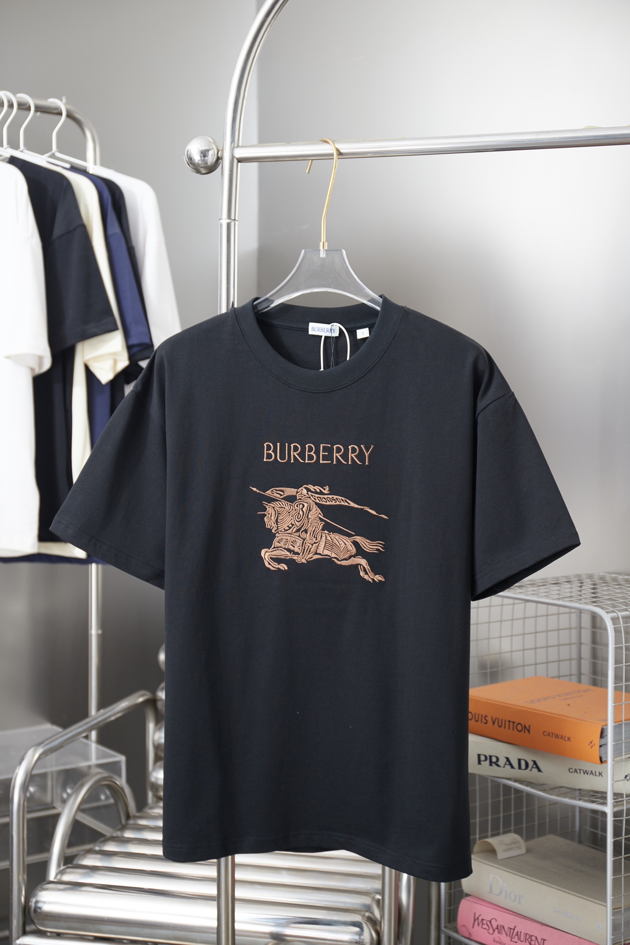 버버리(BURBERRY) 마술 기사 자수 로고 반팔 티셔츠 의류