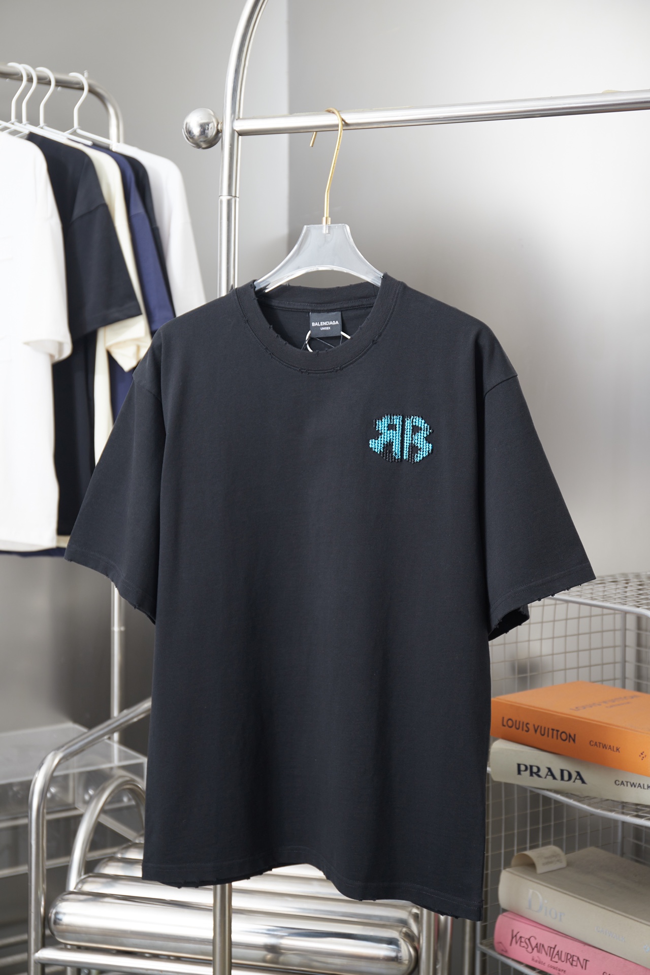 발렌시아가(BALENCIAGA) 레터 로고 반팔 티셔츠 의류