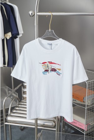 버버리(BURBERRY) 자수 로고 반팔 티셔츠 의류